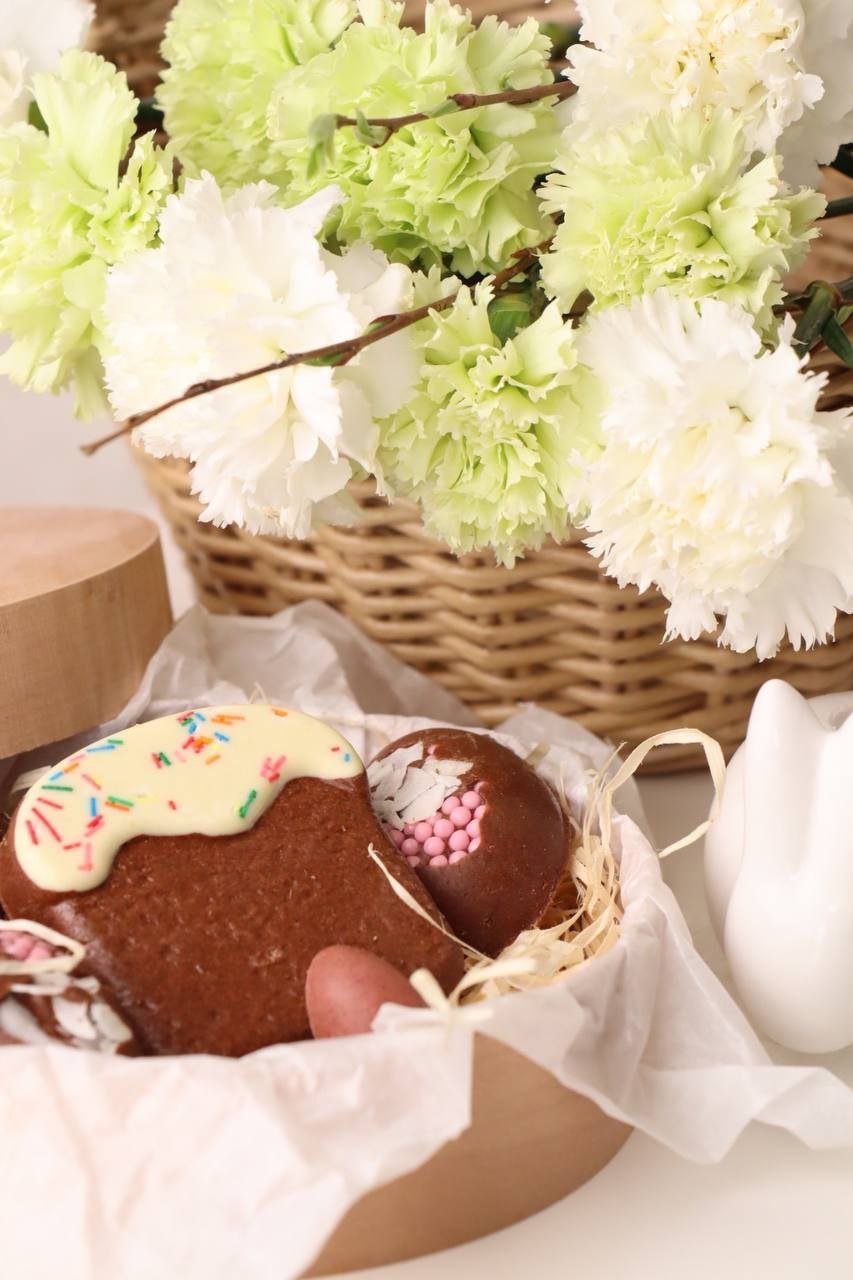 Подарунковий набір великодніх солодощів "Світле свято", вага 280г