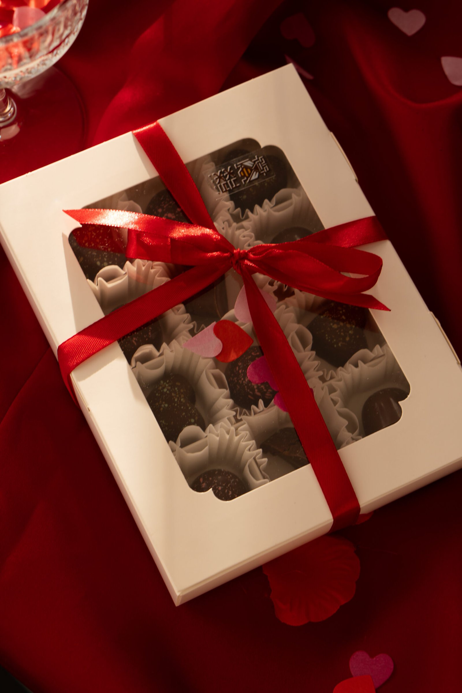 Набір цукерок з молочного шоколаду "Східне кохання", вага 200г