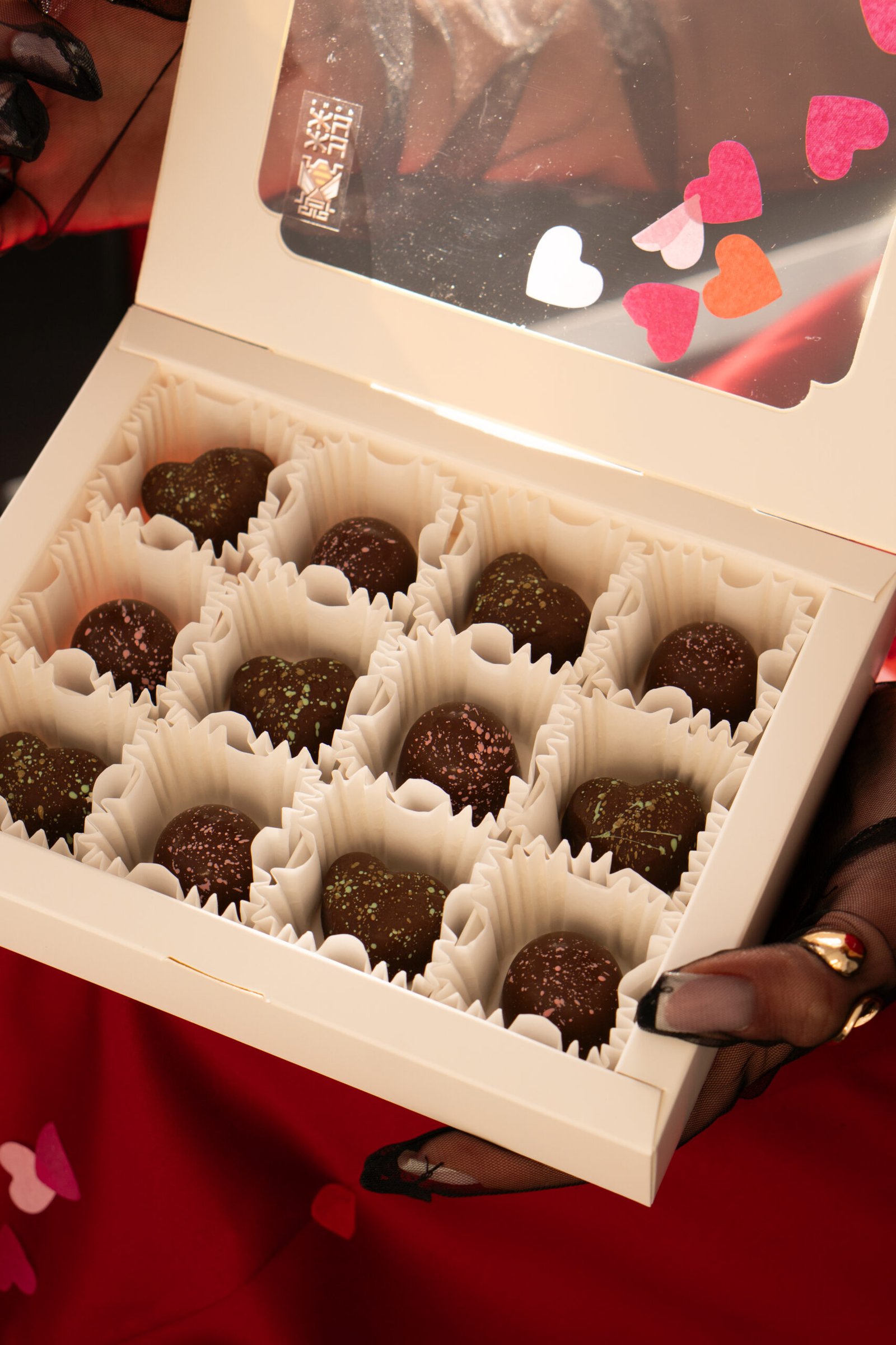 Набір цукерок з молочного шоколаду "Східне кохання", вага 200г